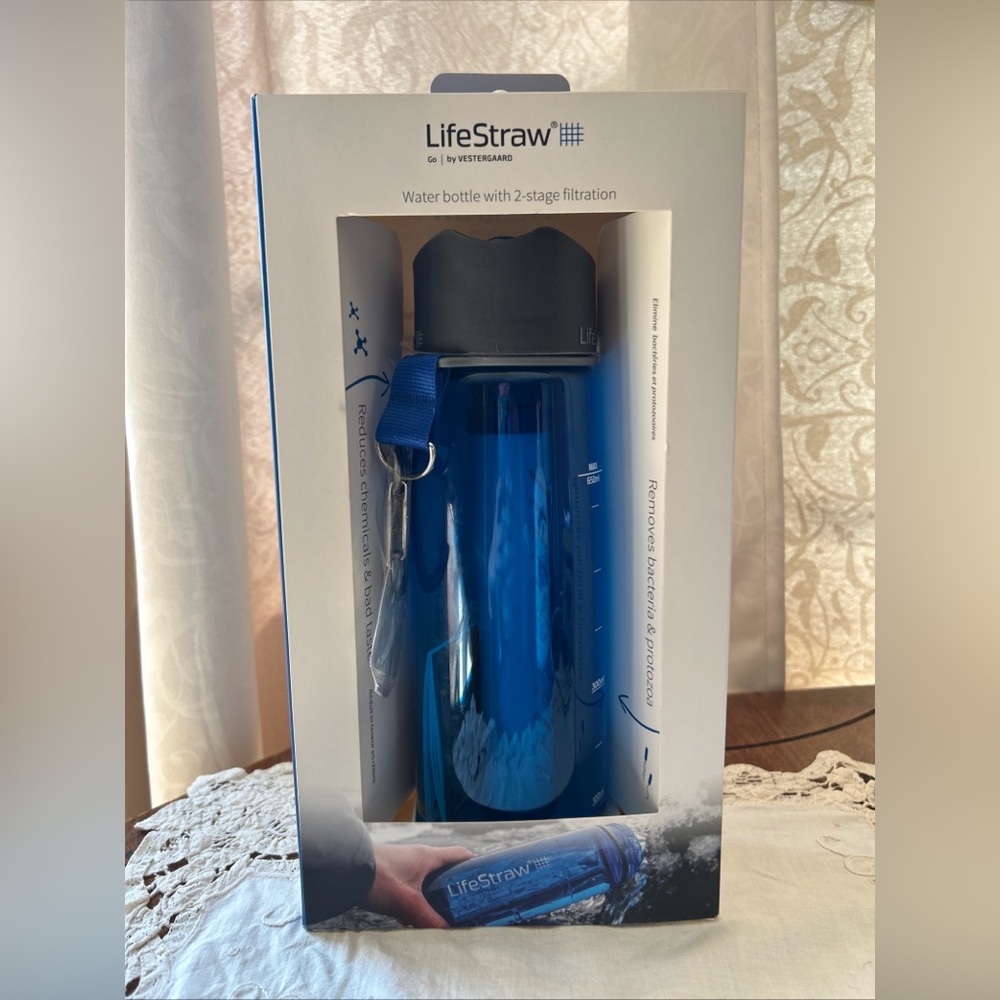 LifeStraw Blue Water Bottle with Filtration
